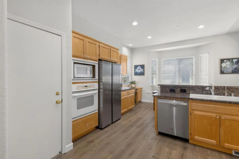 8039 Leno Drive Windsor, CA 95492