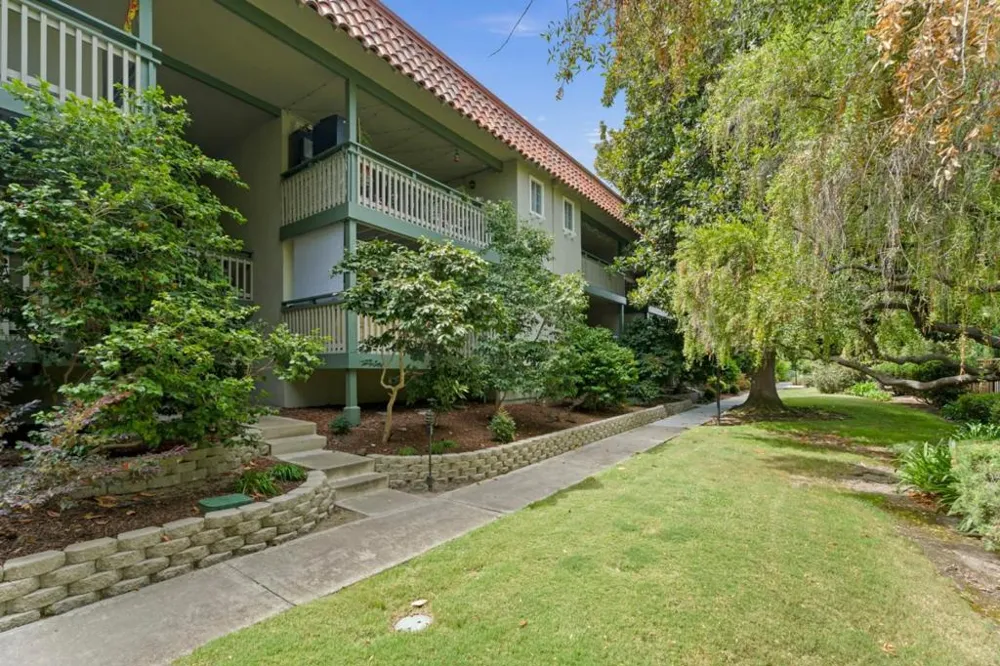 2735 Mauricia Avenue #B Santa Clara, CA 95051