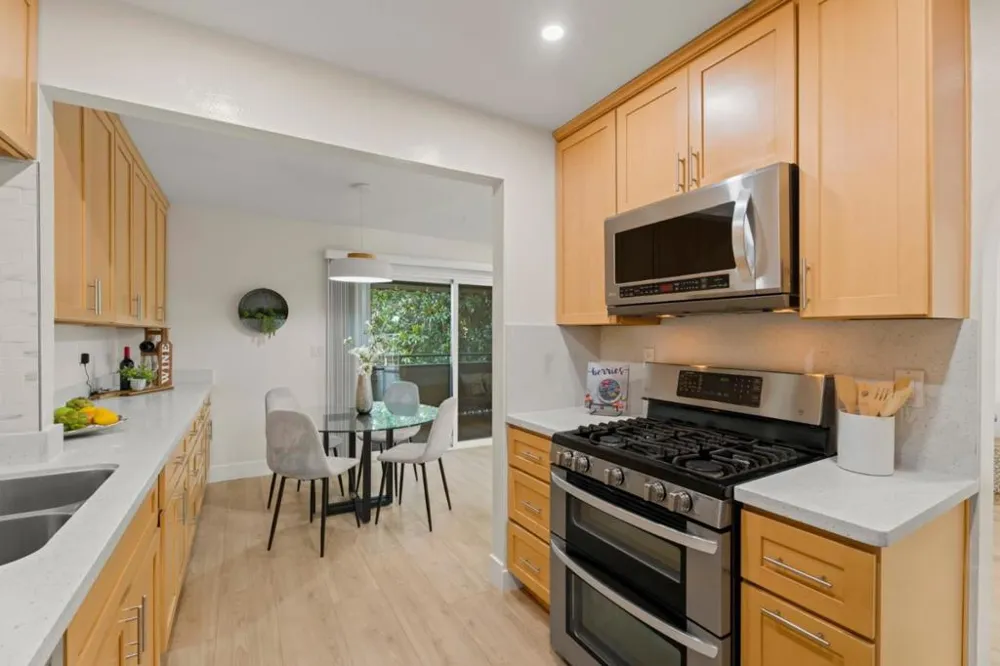 2735 Mauricia Avenue #B Santa Clara, CA 95051