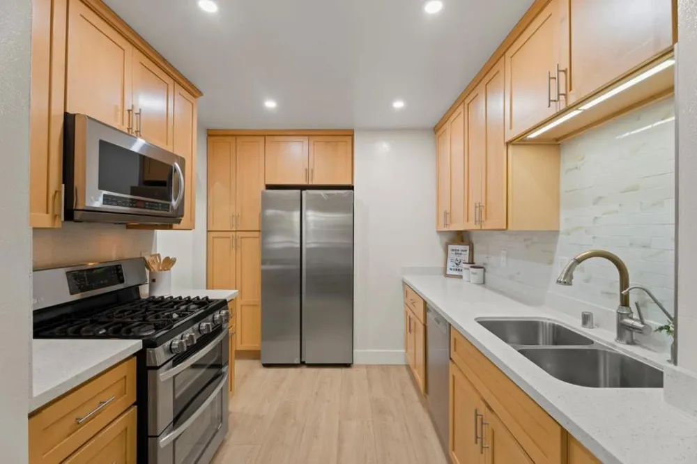 2735 Mauricia Avenue #B Santa Clara, CA 95051