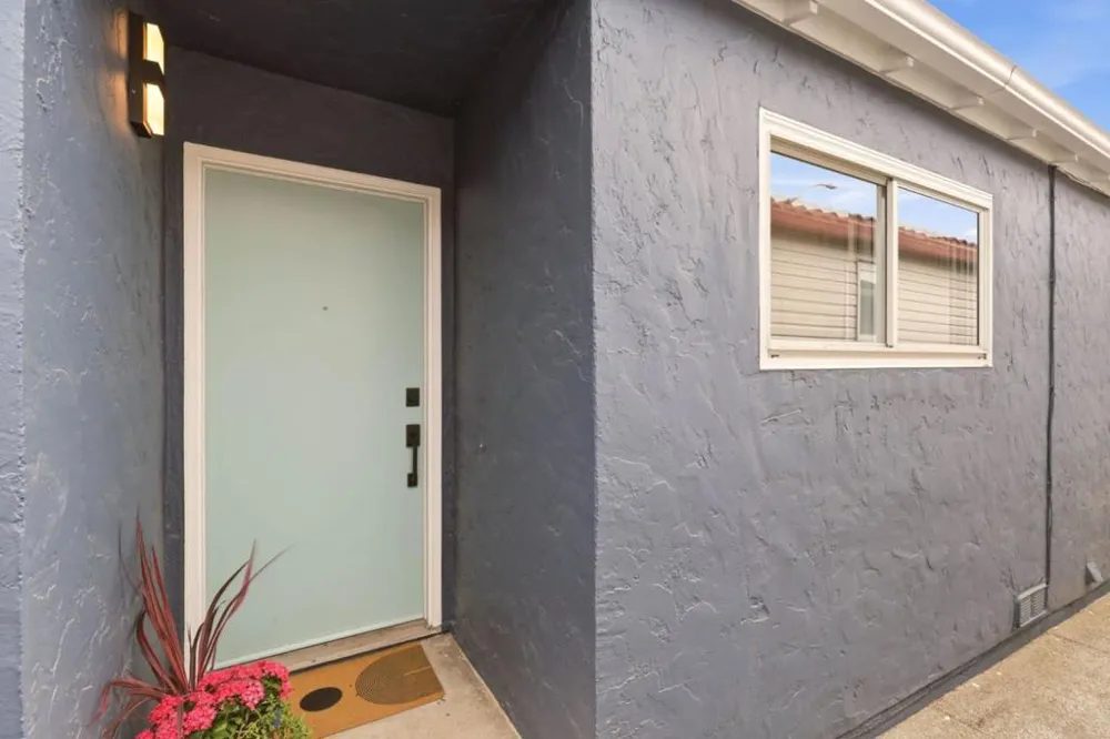 28 Camelot Court Daly City, CA 94015