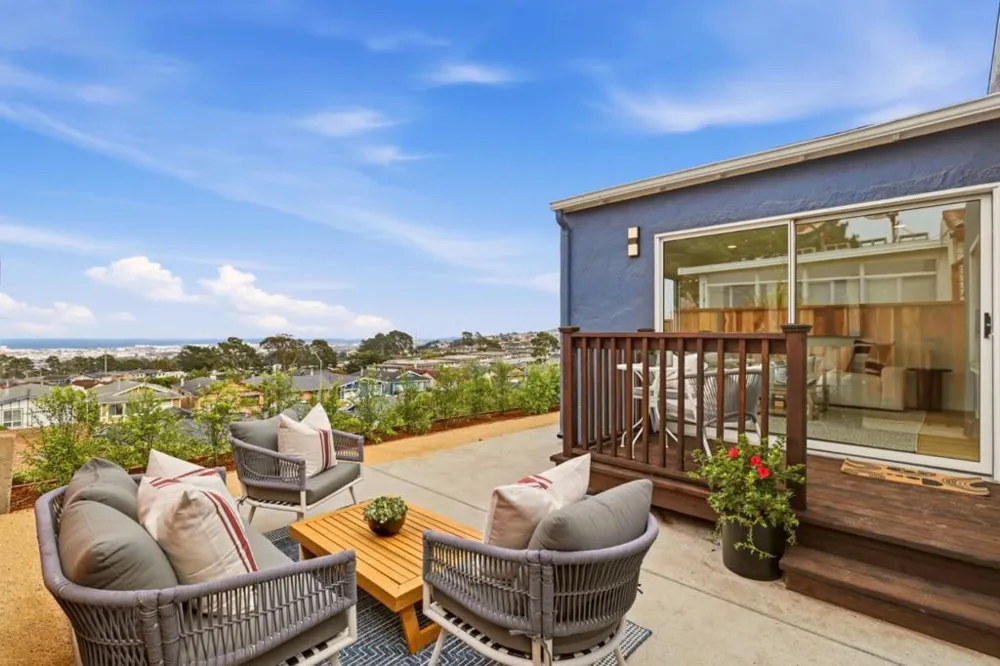 28 Camelot Court Daly City, CA 94015