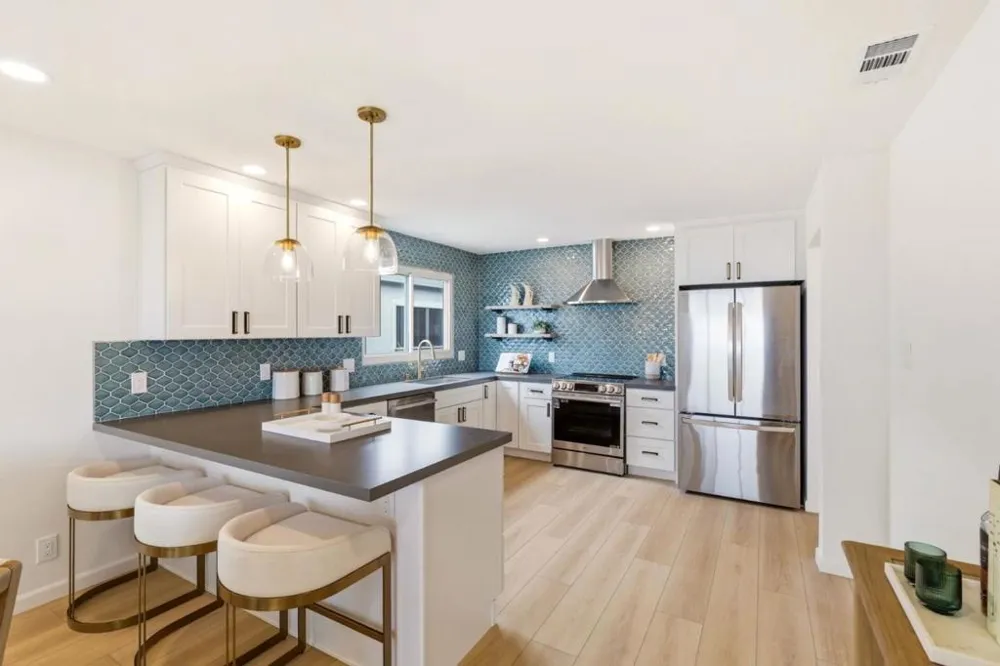 28 Camelot Court Daly City, CA 94015