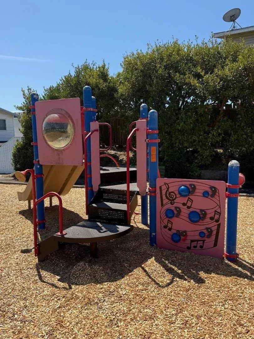 28 Camelot Court Daly City, CA 94015