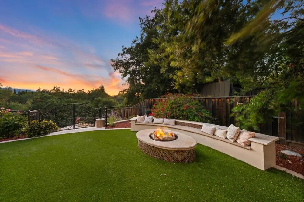 15301 Robin Anne Lane Monte Sereno, CA 95030