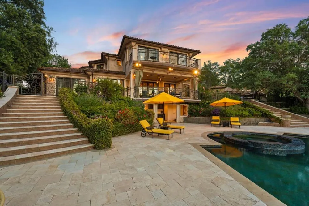 15301 Robin Anne Lane Monte Sereno, CA 95030
