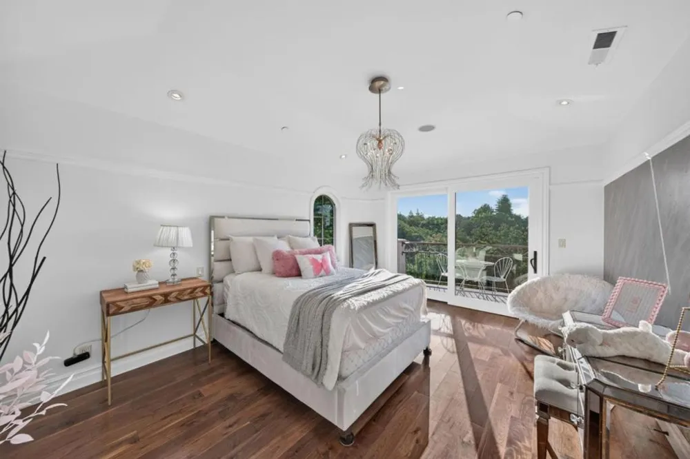 15301 Robin Anne Lane Monte Sereno, CA 95030