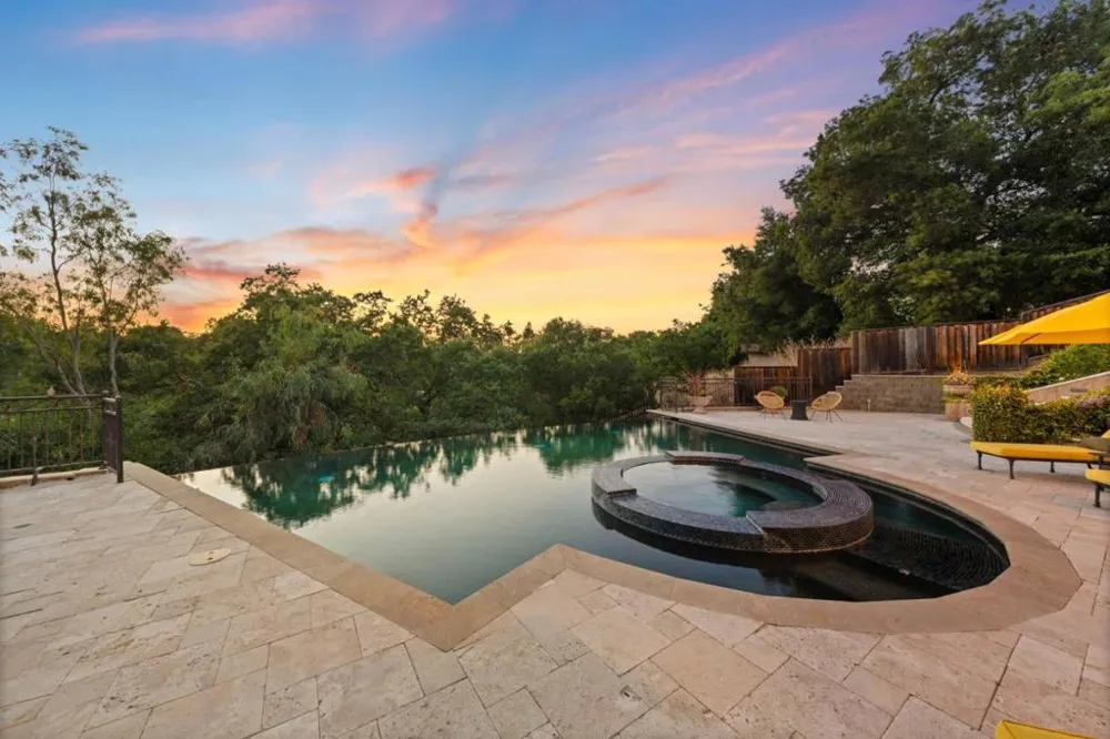 15301 Robin Anne Lane Monte Sereno, CA 95030