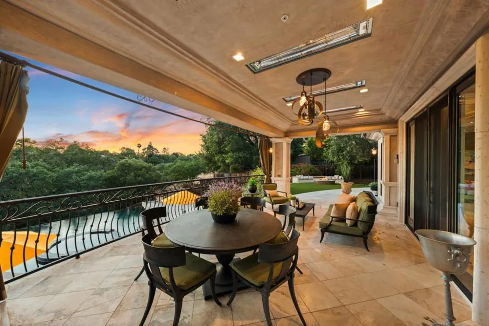 15301 Robin Anne Lane Monte Sereno, CA 95030