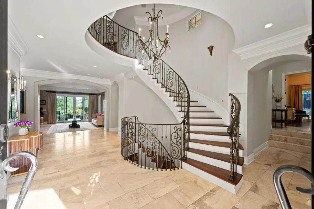 15301 Robin Anne Lane Monte Sereno, CA 95030