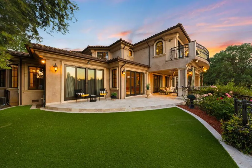 15301 Robin Anne Lane Monte Sereno, CA 95030