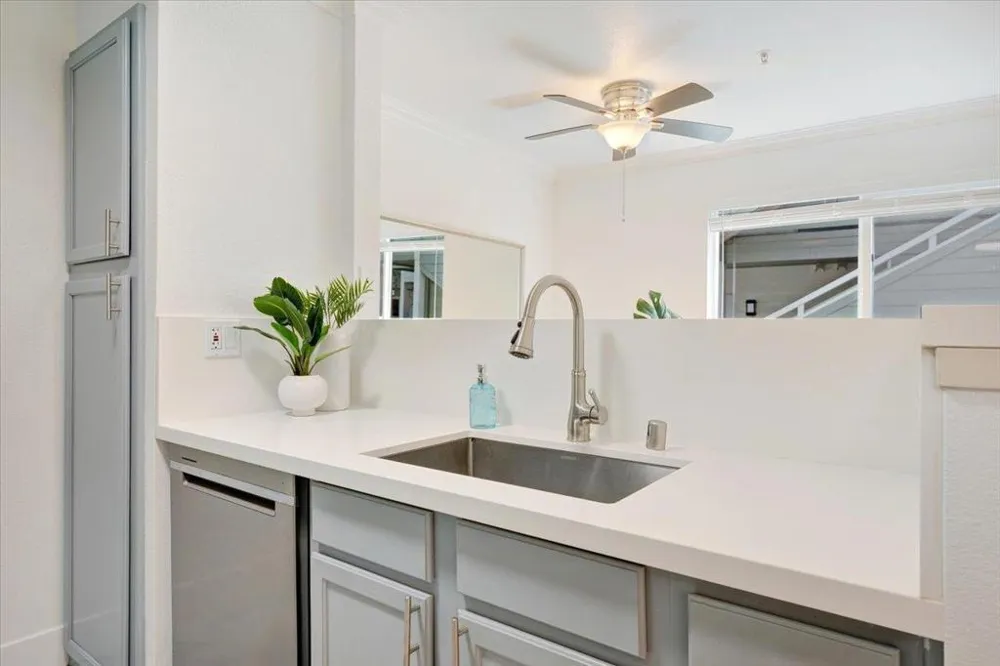 41 Grandview Street #1203 Santa Cruz, CA 95060