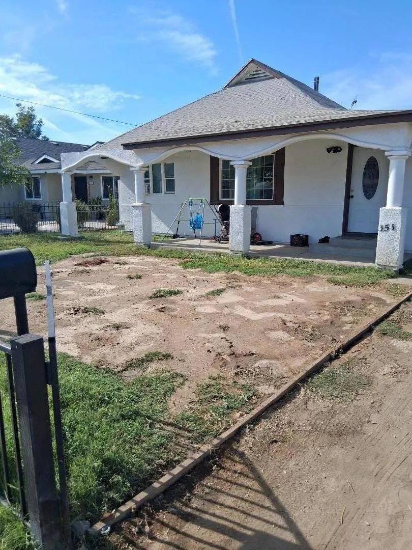 355 E Pleasant Street Coalinga, CA 93210