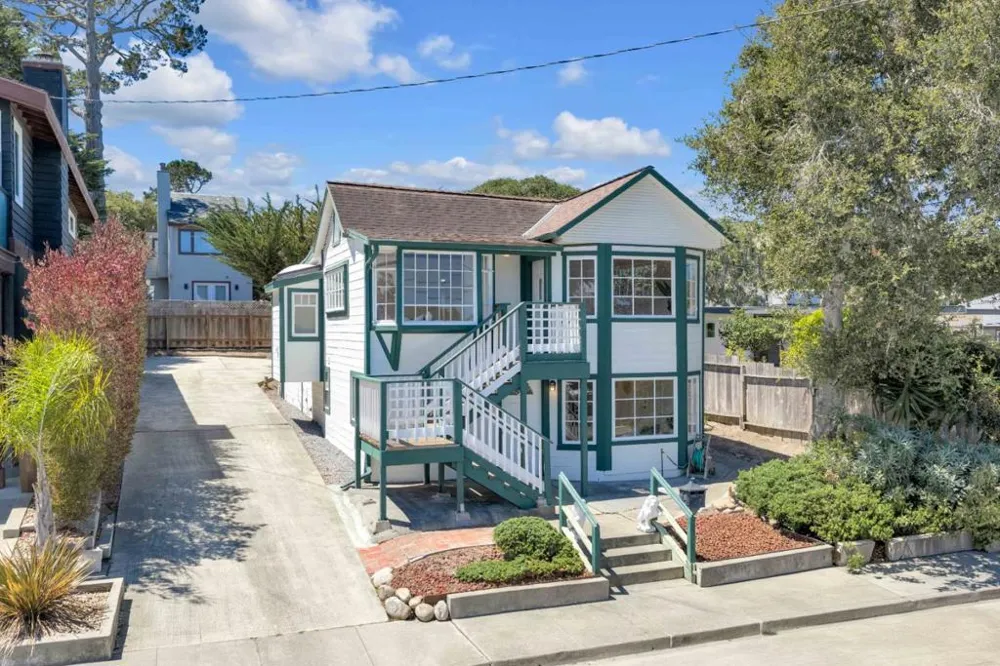 819 Newton Street Monterey, CA 93940