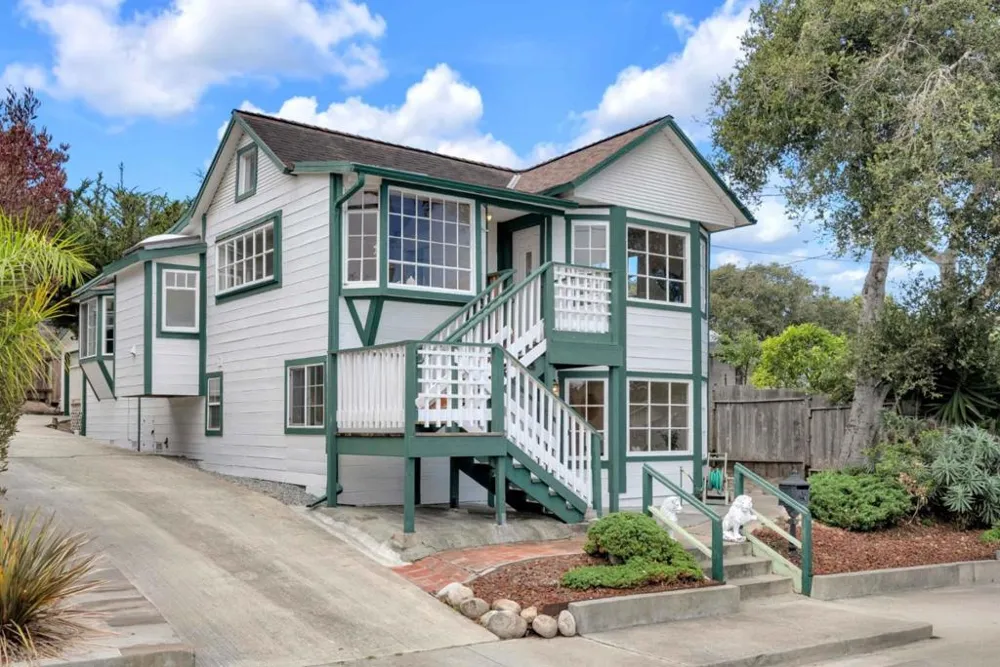 819 Newton Street Monterey, CA 93940