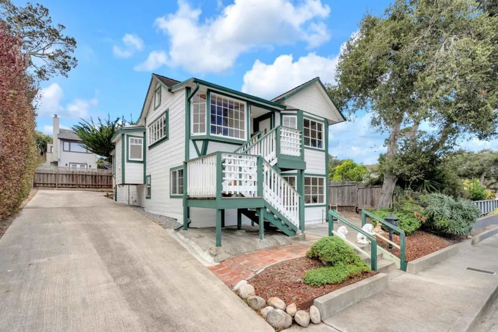 819 Newton Street Monterey, CA 93940
