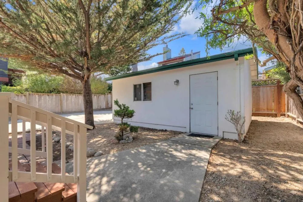 819 Newton Street Monterey, CA 93940