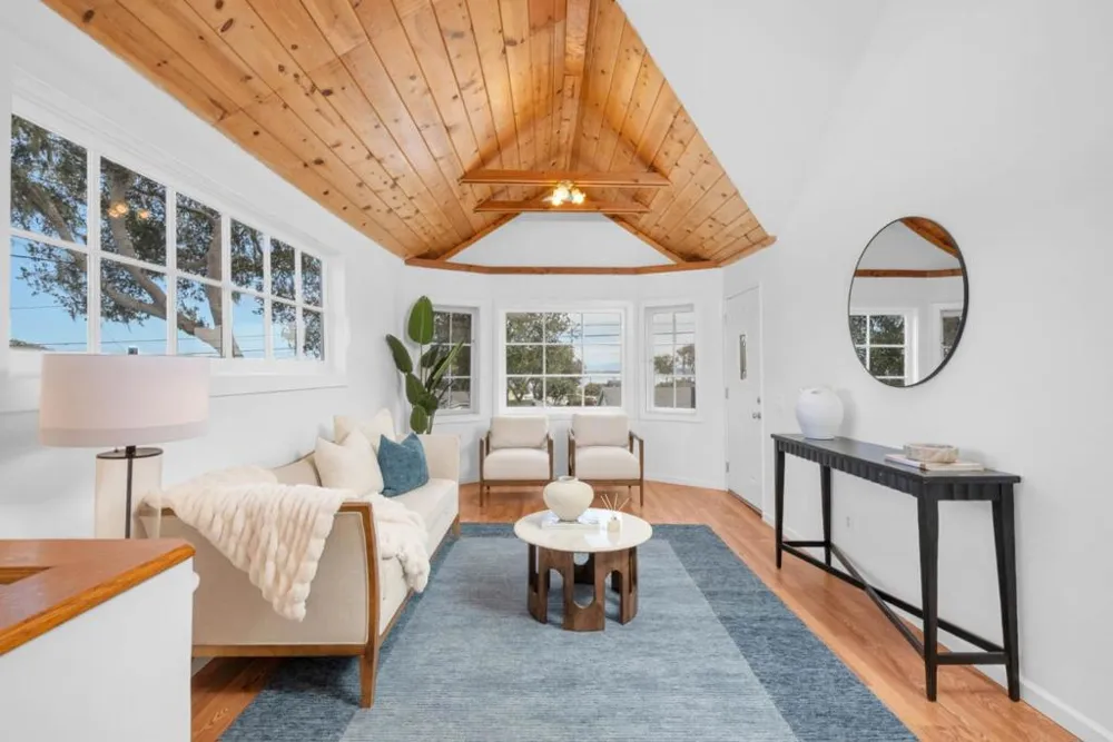819 Newton Street Monterey, CA 93940