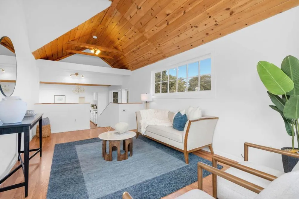 819 Newton Street Monterey, CA 93940