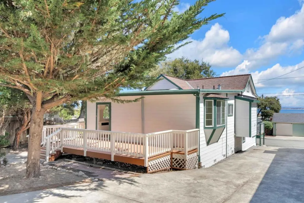 819 Newton Street Monterey, CA 93940