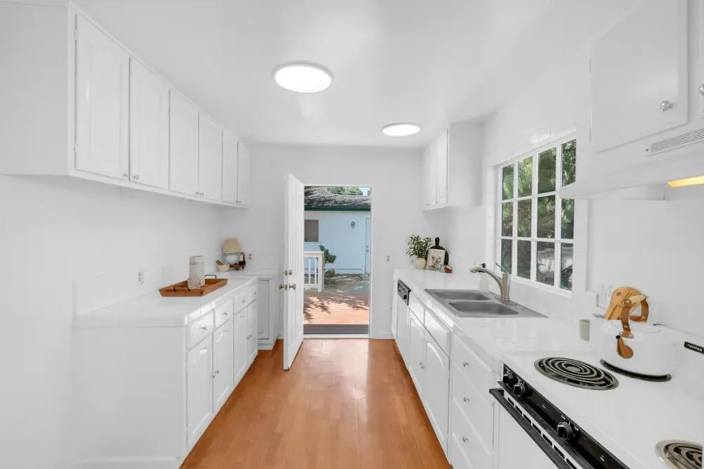 819 Newton Street Monterey, CA 93940