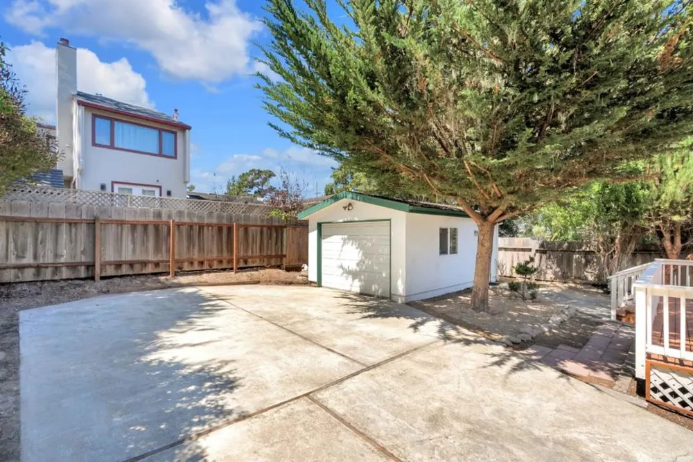 819 Newton Street Monterey, CA 93940