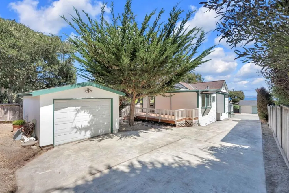 819 Newton Street Monterey, CA 93940
