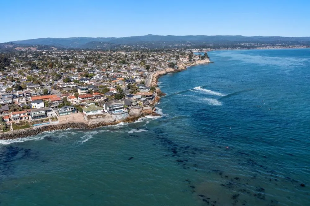 3813 Floral Santa Cruz, CA 95062
