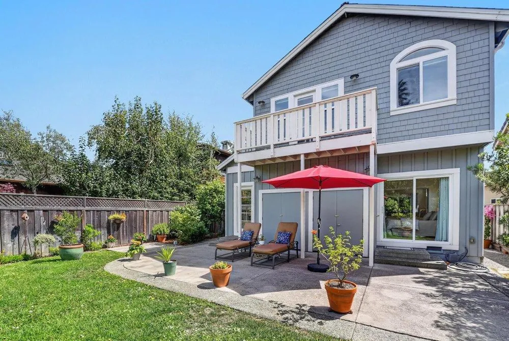 3813 Floral Santa Cruz, CA 95062