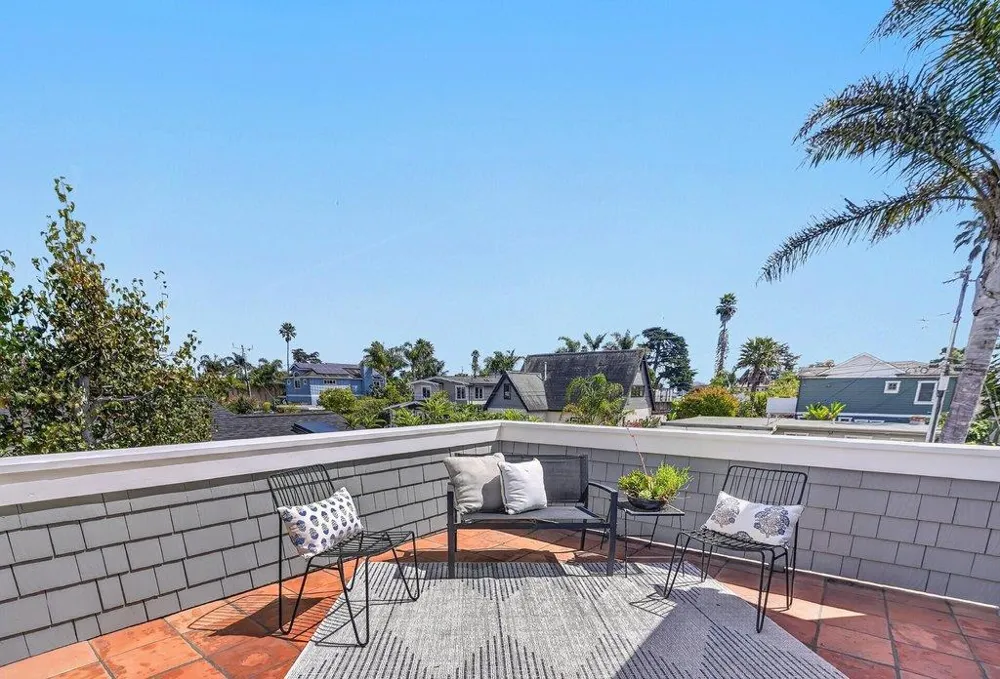 3813 Floral Santa Cruz, CA 95062