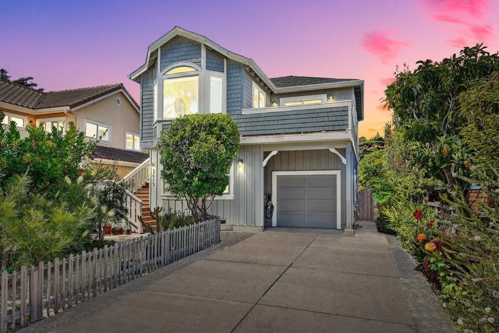 3813 Floral Santa Cruz, CA 95062