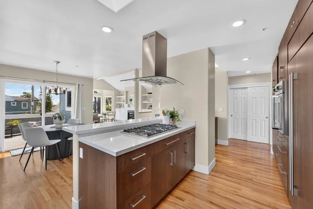 3813 Floral Santa Cruz, CA 95062