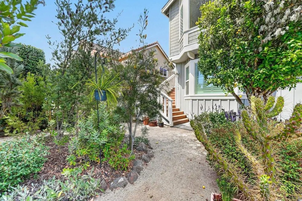 3813 Floral Santa Cruz, CA 95062