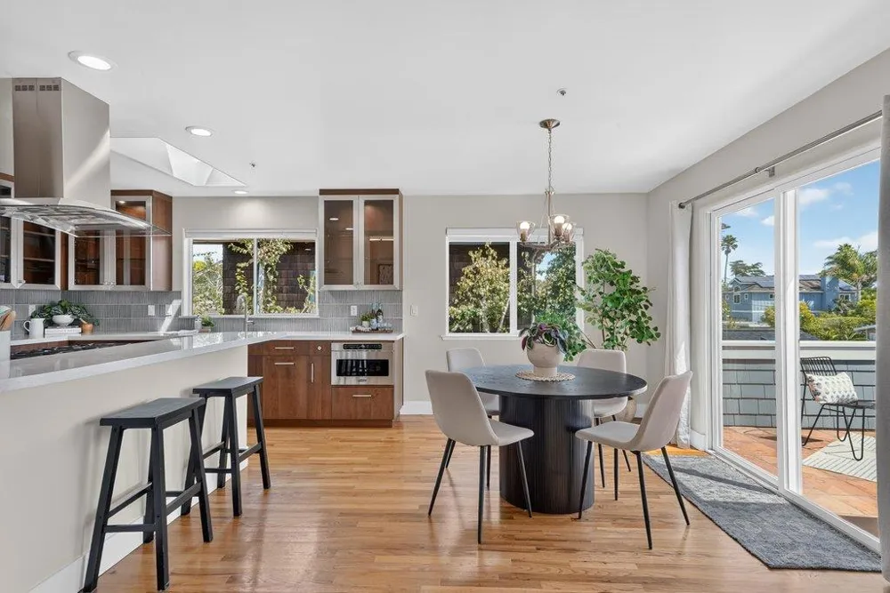 3813 Floral Santa Cruz, CA 95062