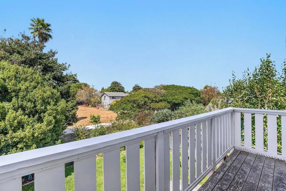 3813 Floral Santa Cruz, CA 95062