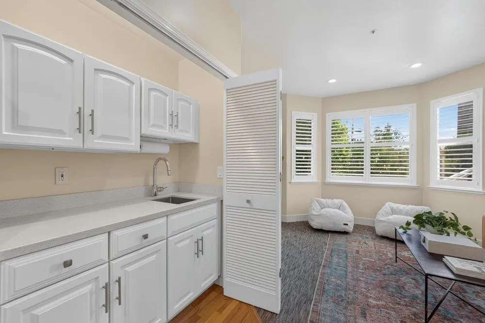 3813 Floral Santa Cruz, CA 95062