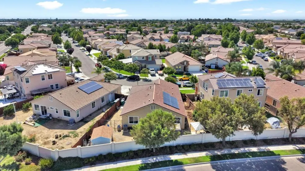 1596 Manzanita Way Los Banos, CA 93635