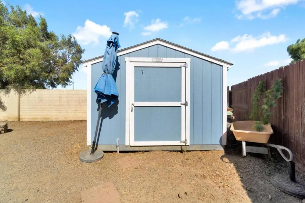 1596 Manzanita Way Los Banos, CA 93635