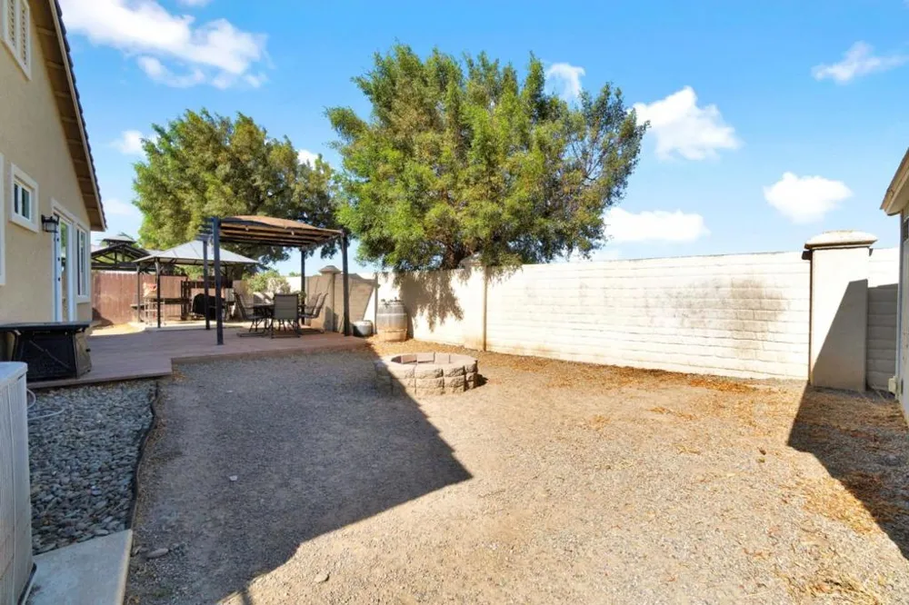 1596 Manzanita Way Los Banos, CA 93635