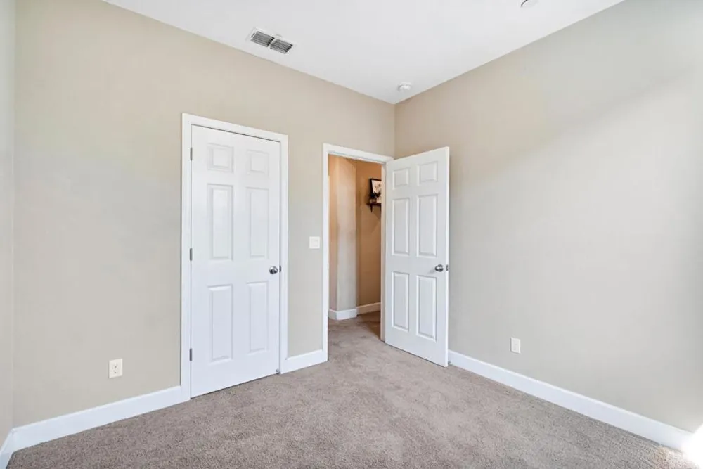 1596 Manzanita Way Los Banos, CA 93635