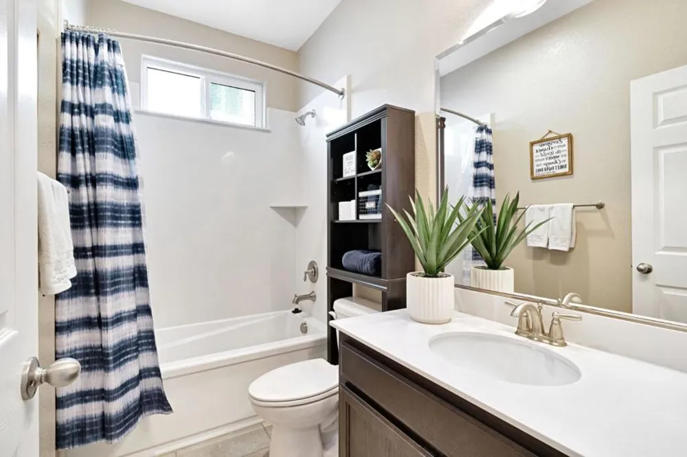 1596 Manzanita Way Los Banos, CA 93635