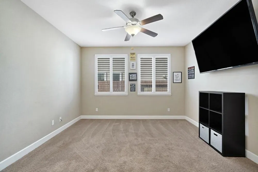 1596 Manzanita Way Los Banos, CA 93635