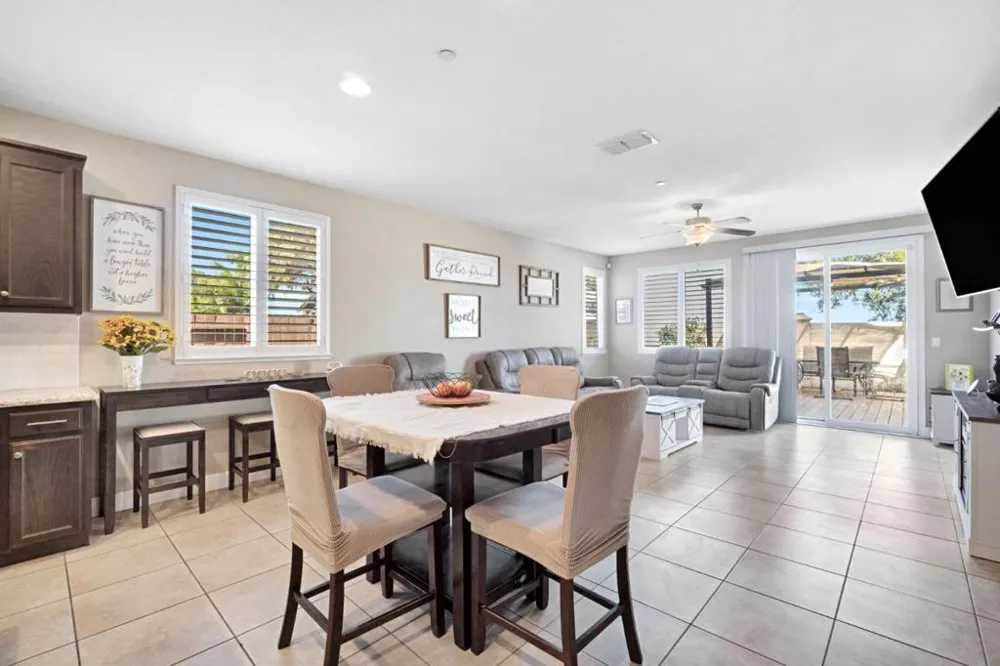 1596 Manzanita Way Los Banos, CA 93635