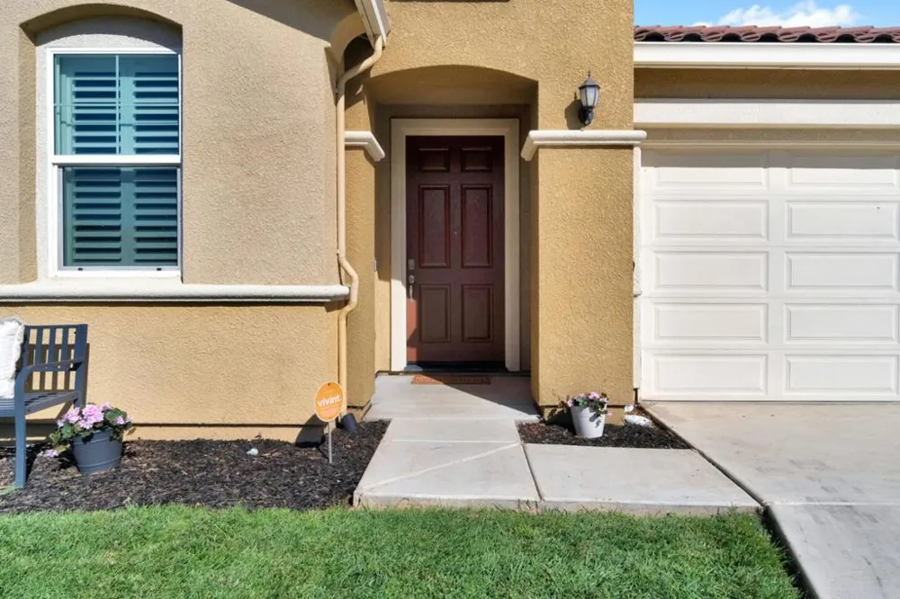 1596 Manzanita Way Los Banos, CA 93635