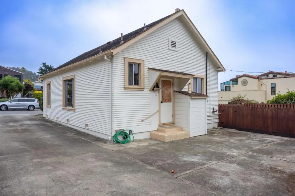 978 Palma Street El Granada, CA 94018