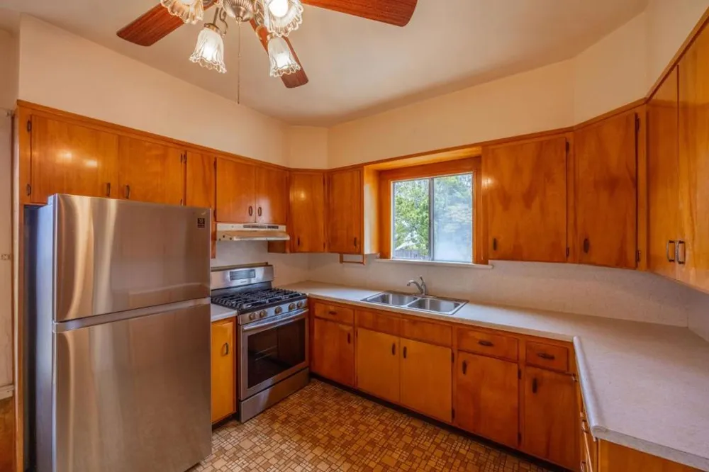 978 Palma Street El Granada, CA 94018