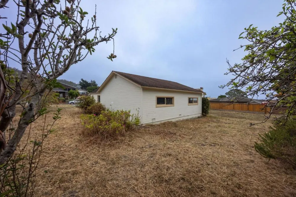 978 Palma Street El Granada, CA 94018