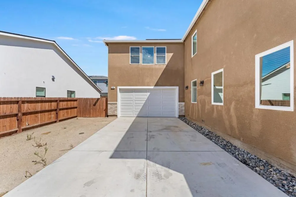 445 Cecelio Way Tracy, CA 95376