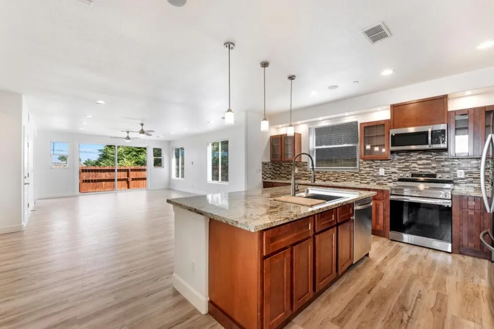 445 Cecelio Way Tracy, CA 95376