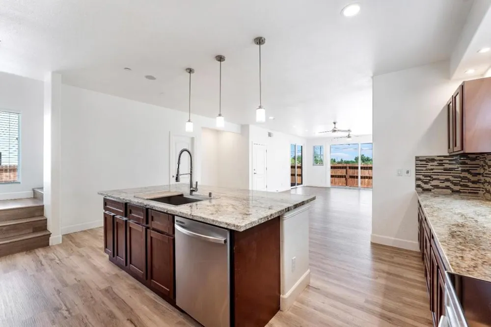 445 Cecelio Way Tracy, CA 95376